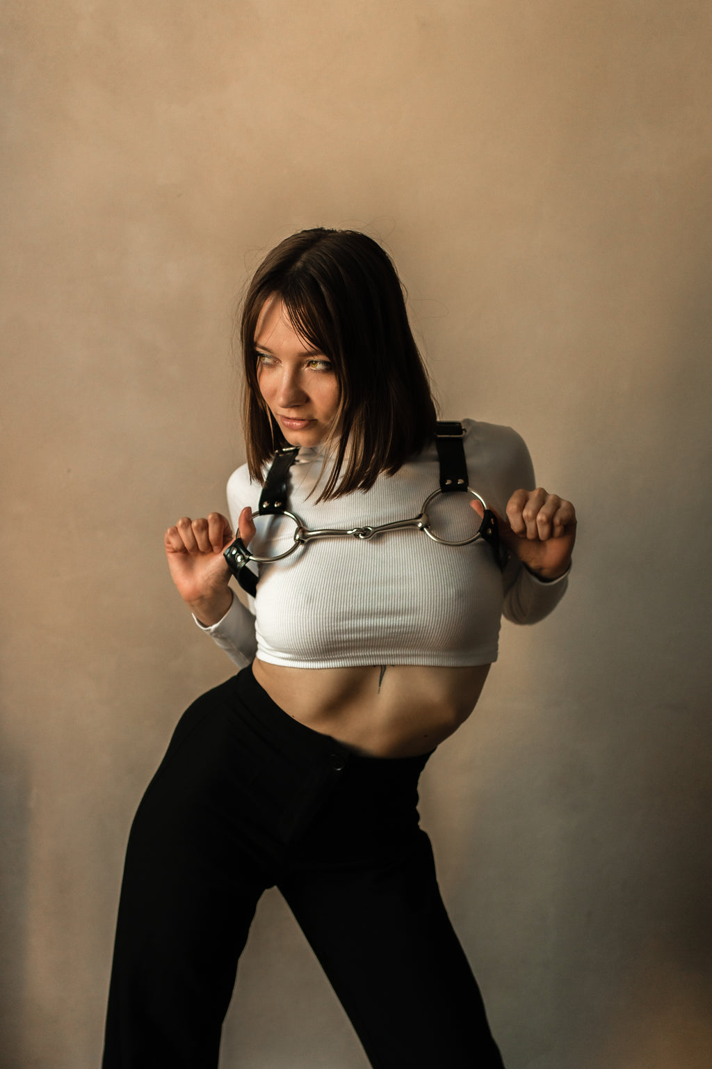 Harnais de poitrine Paula en latex unisexe