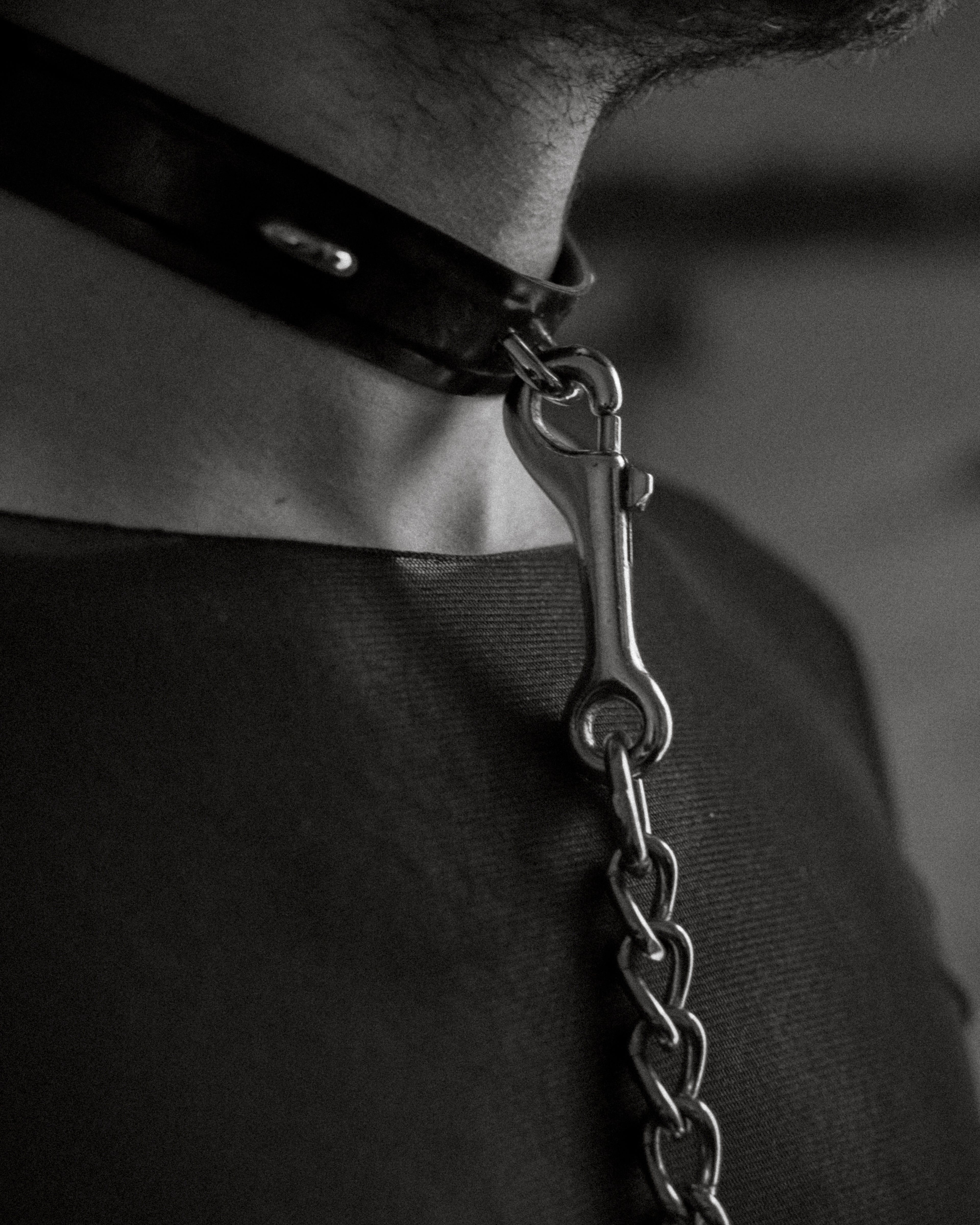 Laisse chaînes et latex unisexe