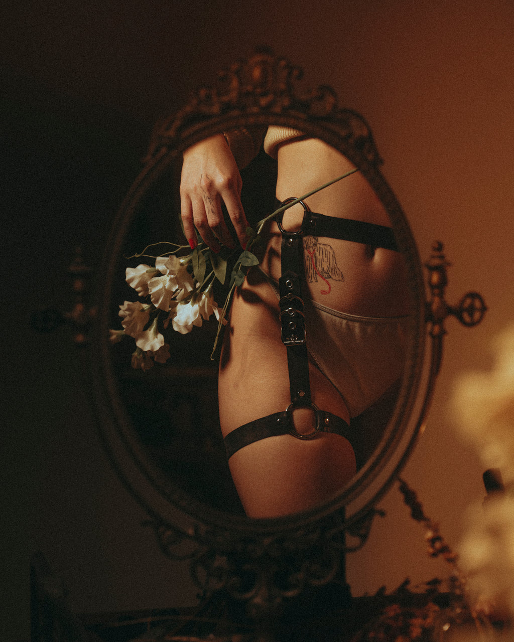 Harnais taille et cuisse O ring en latex unisexe