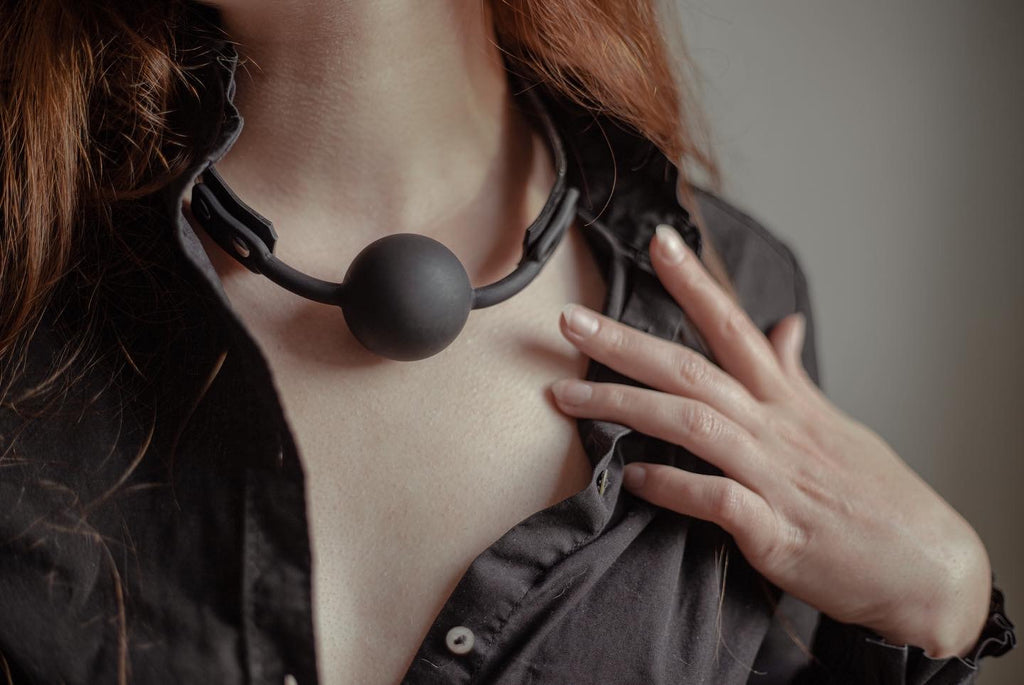 Bâillon boule en latex unisexe