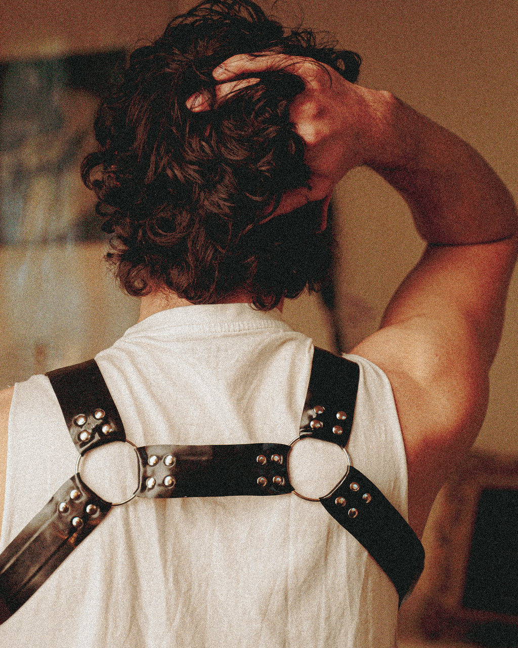 Harnais de poitrine H en latex unisexe ( bulldog )