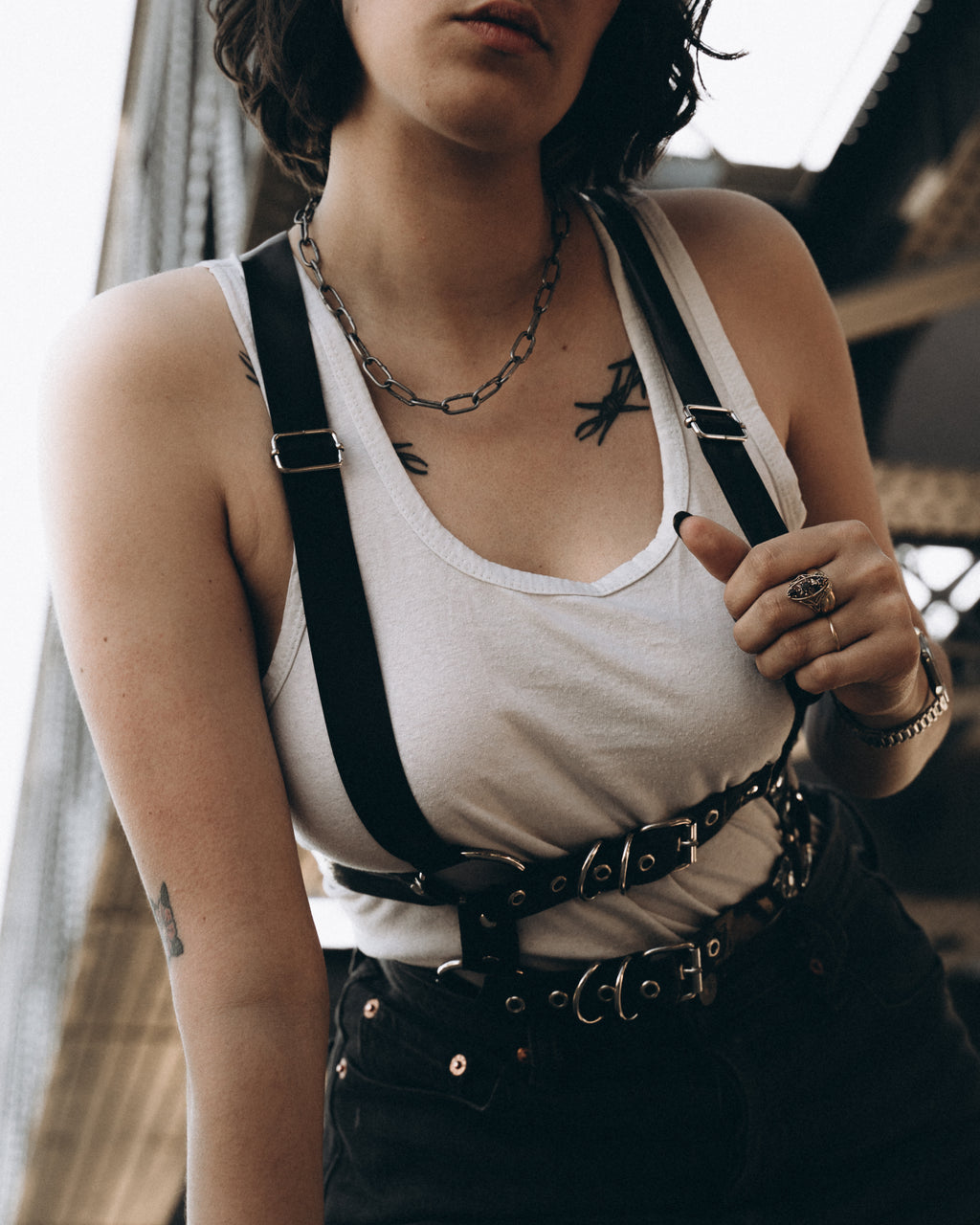 Harnais poitrine double bande en latex unisexe