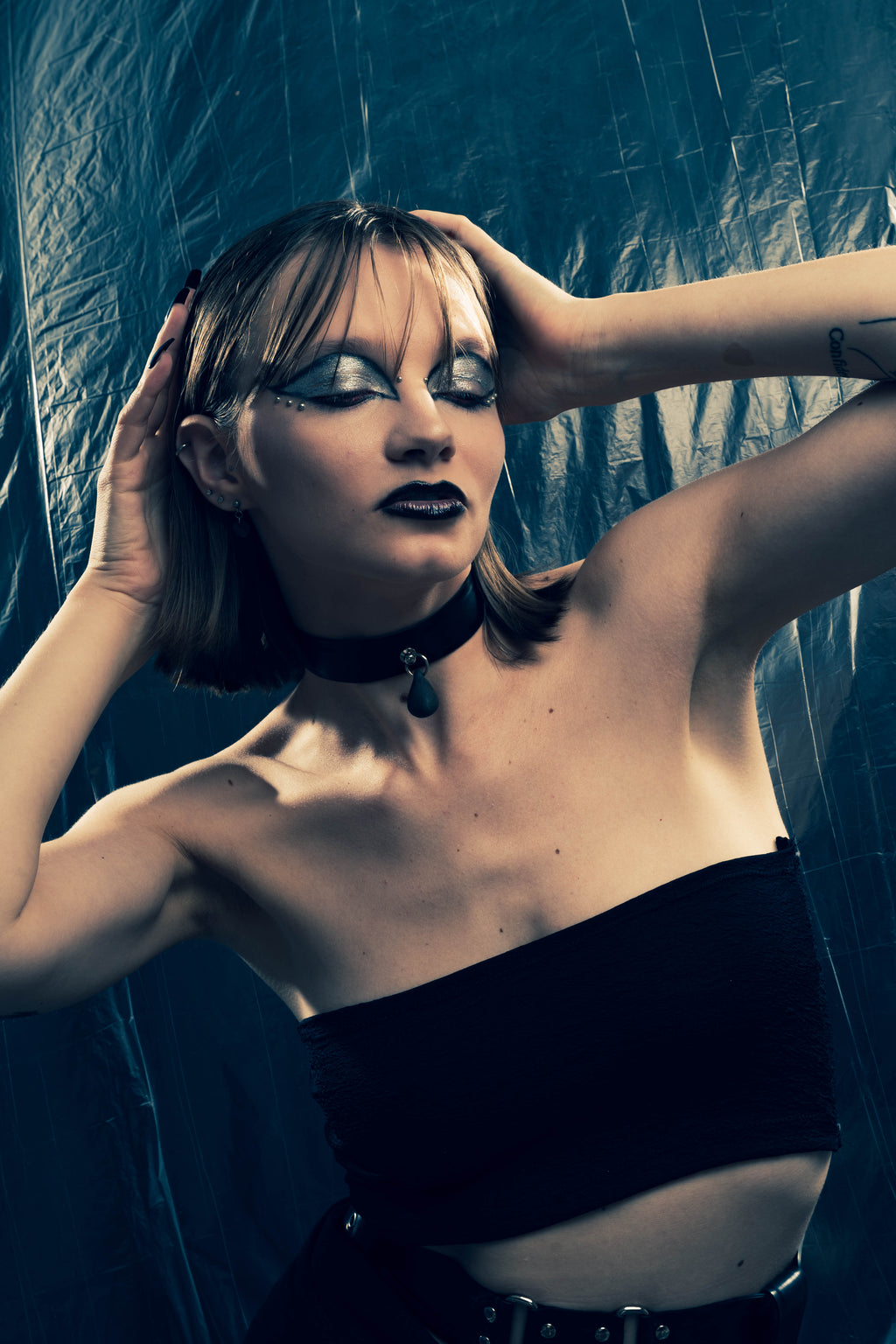 Choker collab perle céramique en latex unisexe