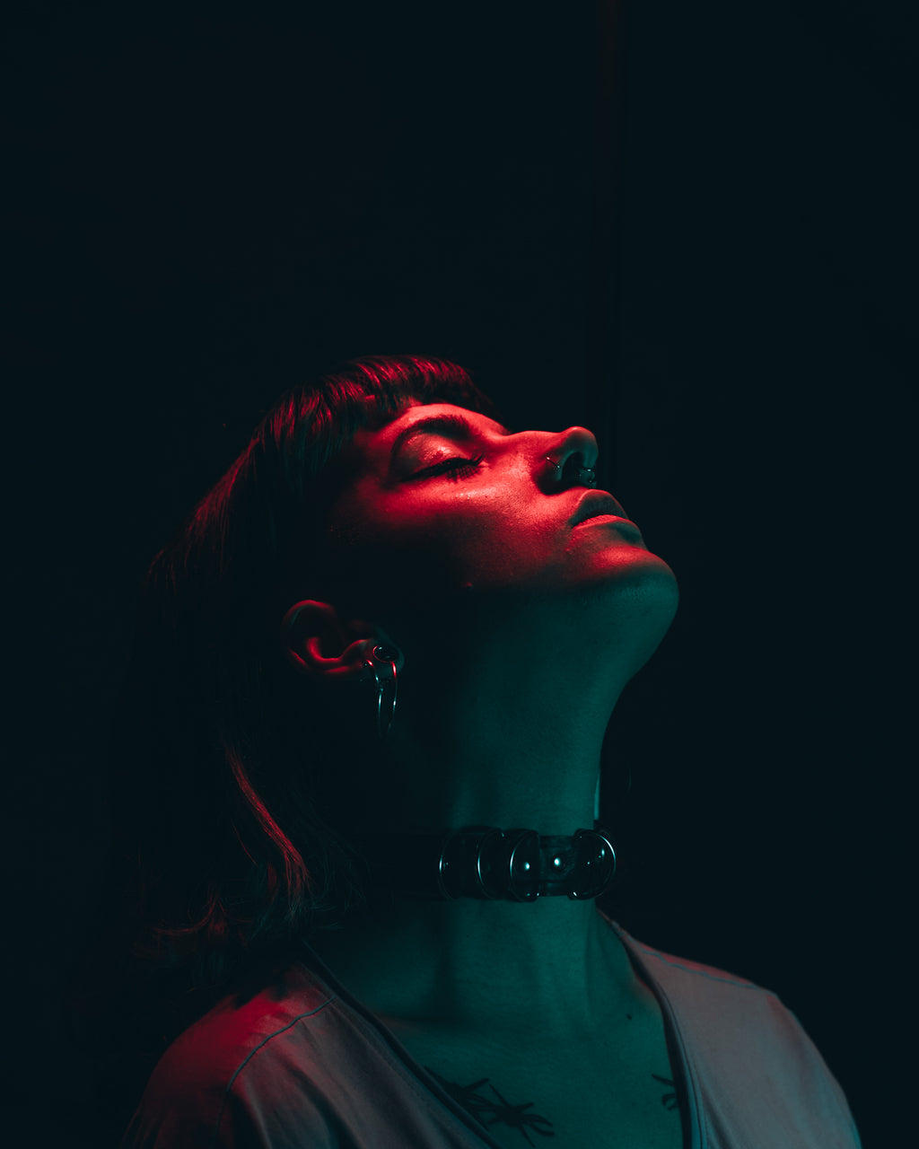 Choker 6 D ring en latex unisexe