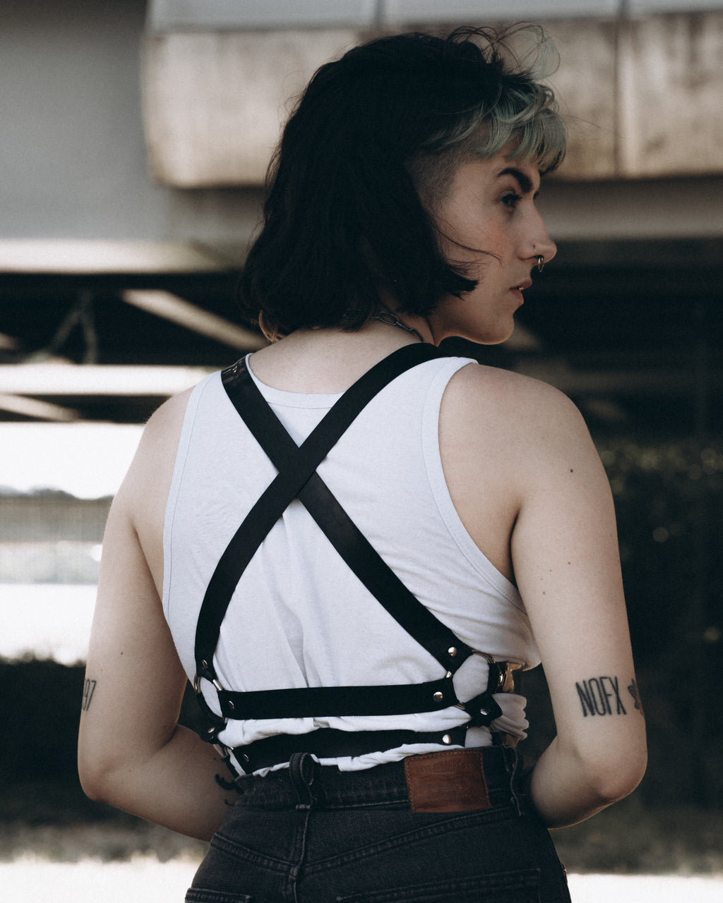 Harnais poitrine double bande en latex unisexe