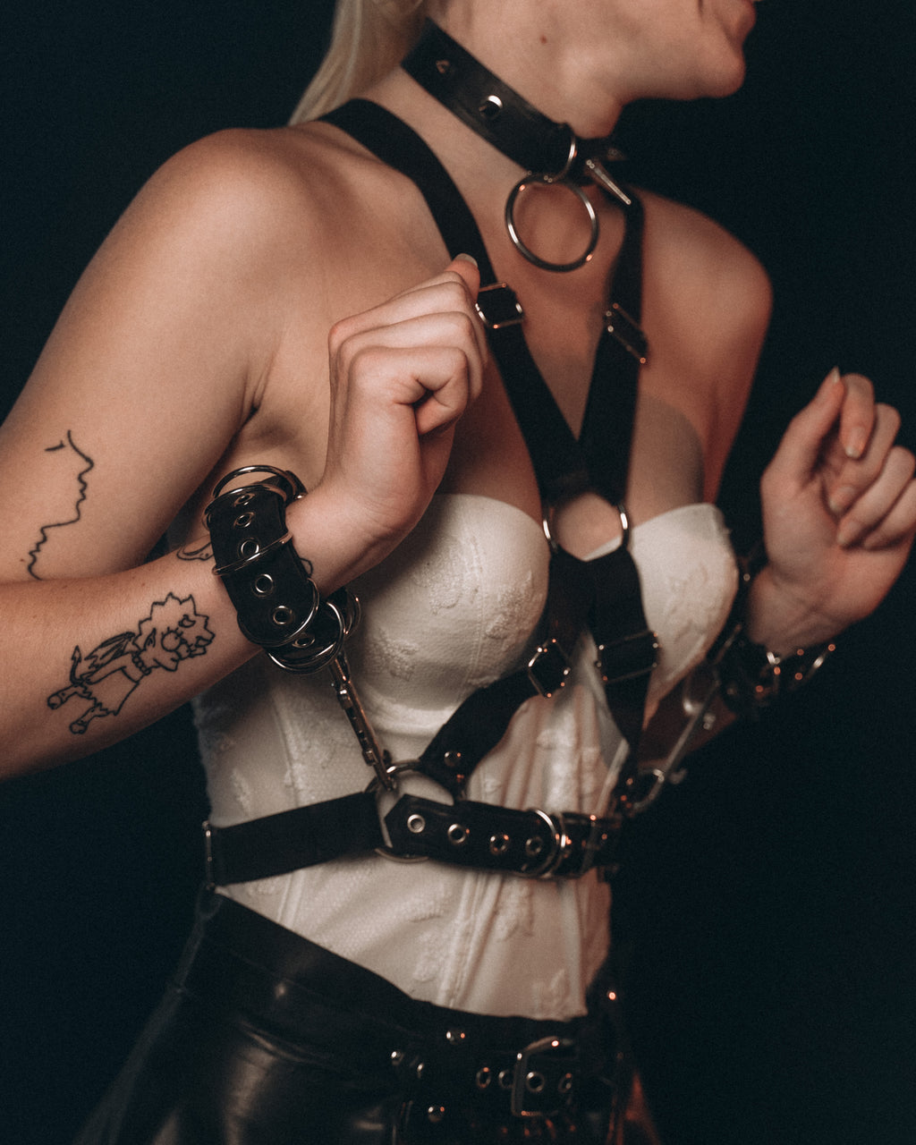 Harnais poitrine réversible en latex unisexe