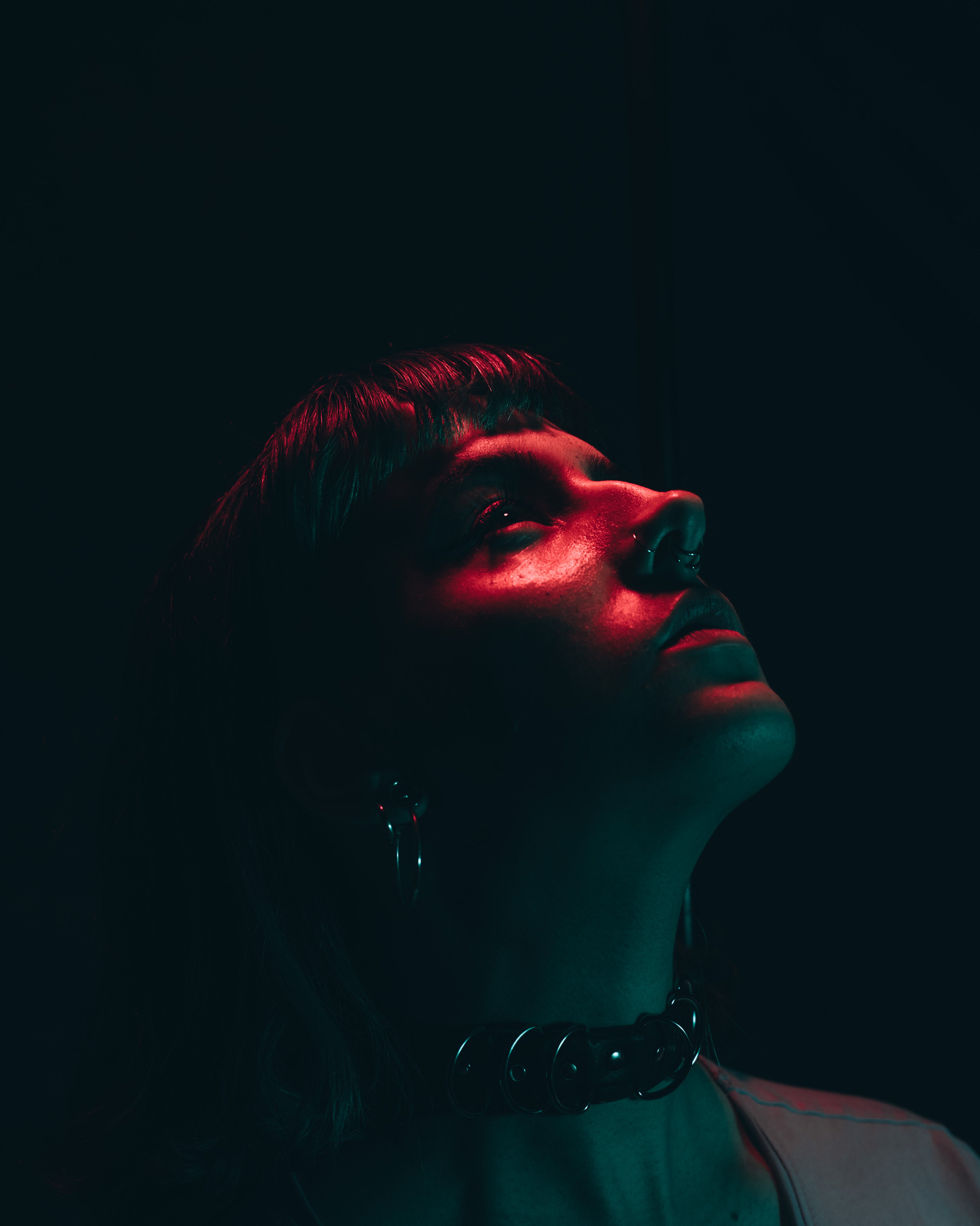 Choker 6 D ring en latex unisexe