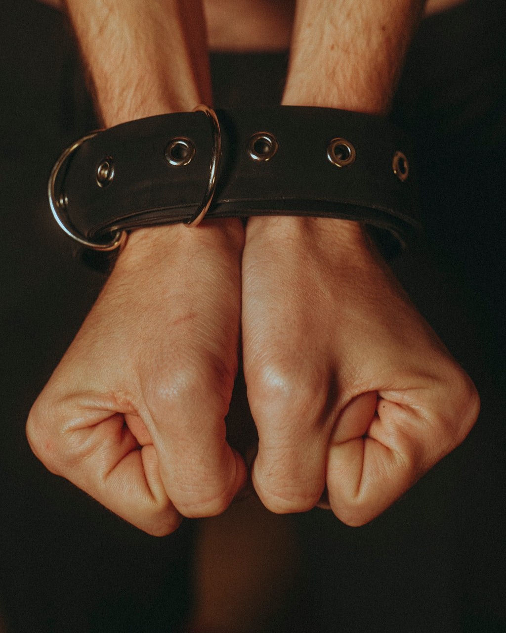 Ceinture full œillet en latex unisexe