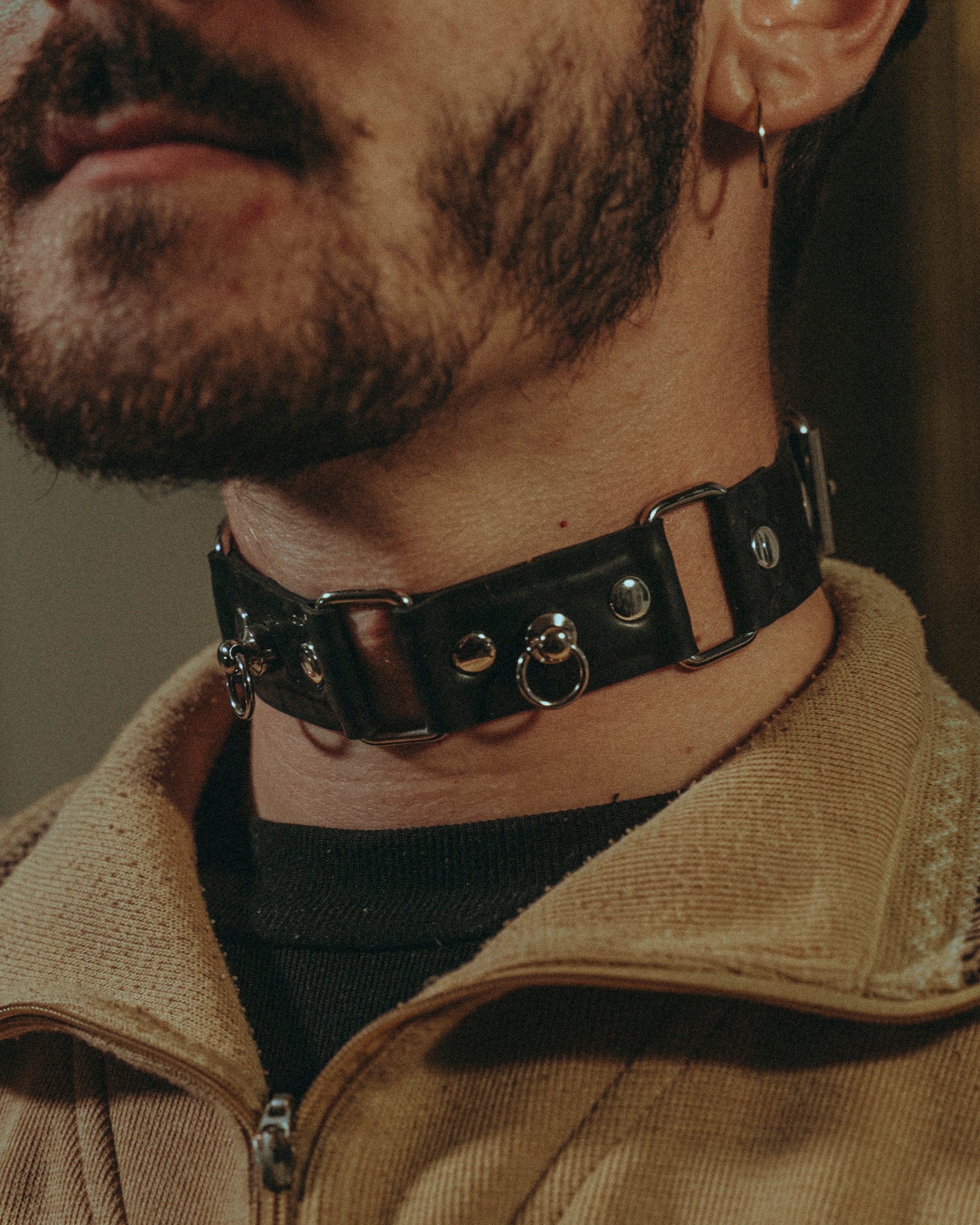 Choker mini O ring en latex unisexe