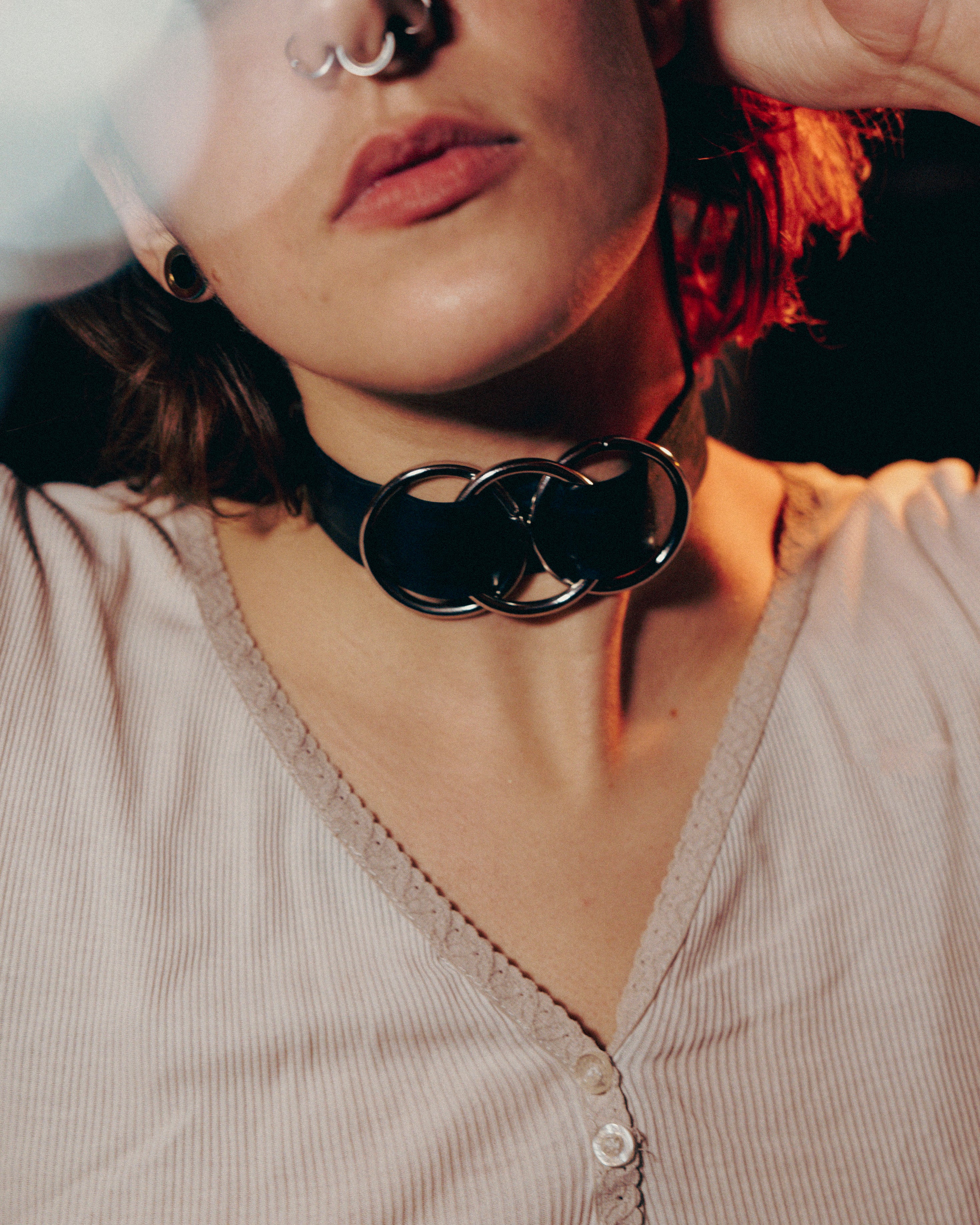 Choker triple O ring en latex unisexe